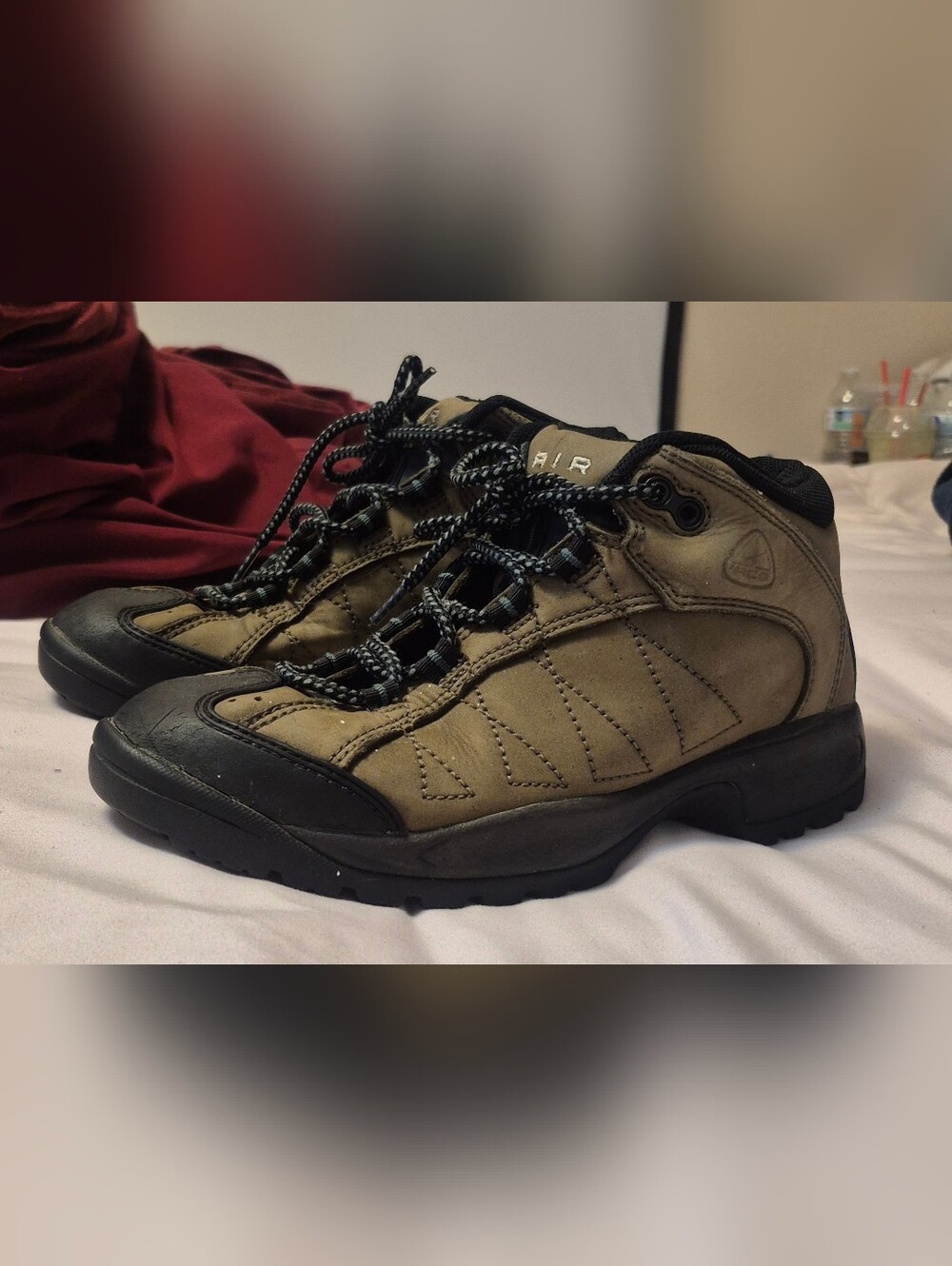 Vintage Nike ACG Hiking Boots Womens 8 Brown Trail Outdoor Shoes 990709